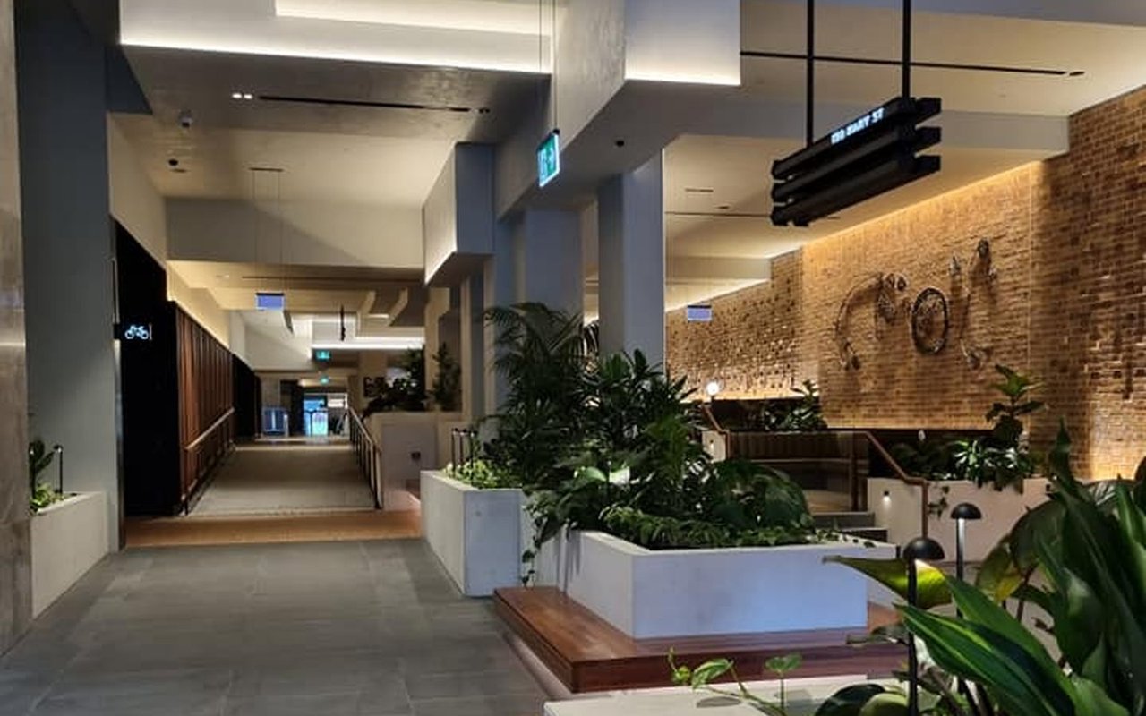 Midtown Centre &mdash; commercial lobby install